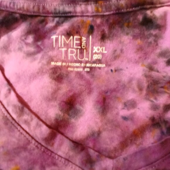 Purple on Purple - Tie Dyed V-neck cotton T-shirt - Picture 3 of 5